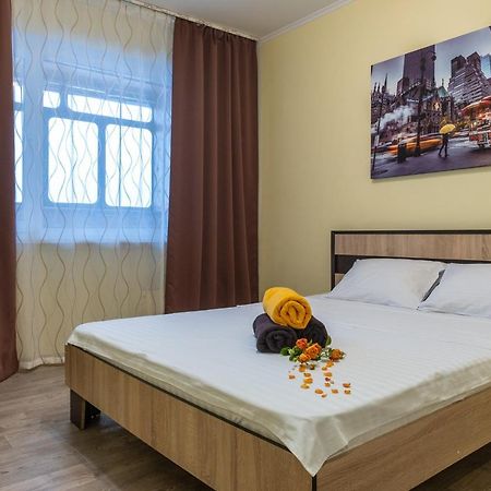 Уютная Квартира Для Семьи На Оболони Apartamento Kiev Exterior foto