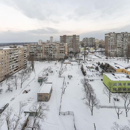 Уютная Квартира Для Семьи На Оболони Apartamento Kiev Exterior foto