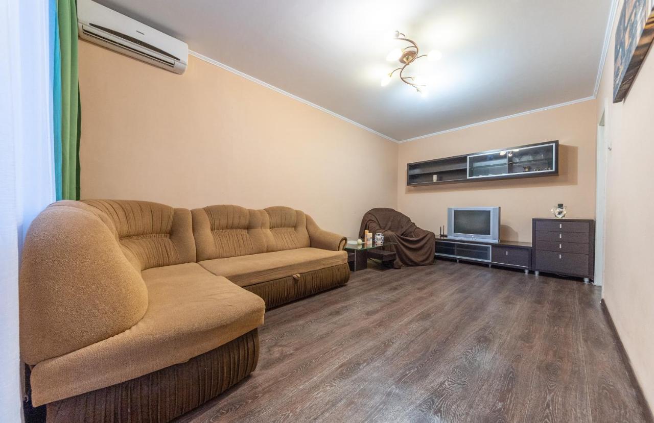 Уютная Квартира Для Семьи На Оболони Apartamento Kiev Exterior foto