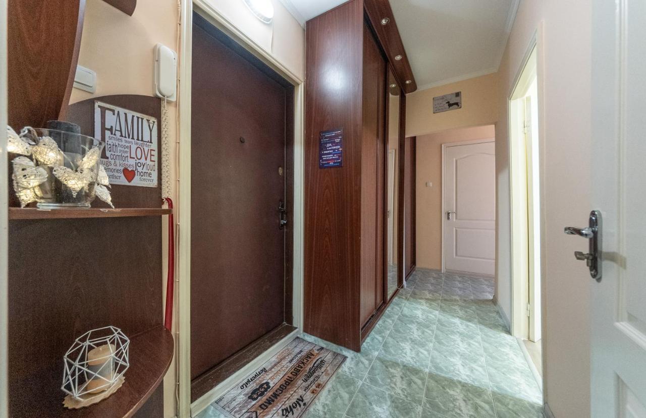 Уютная Квартира Для Семьи На Оболони Apartamento Kiev Exterior foto